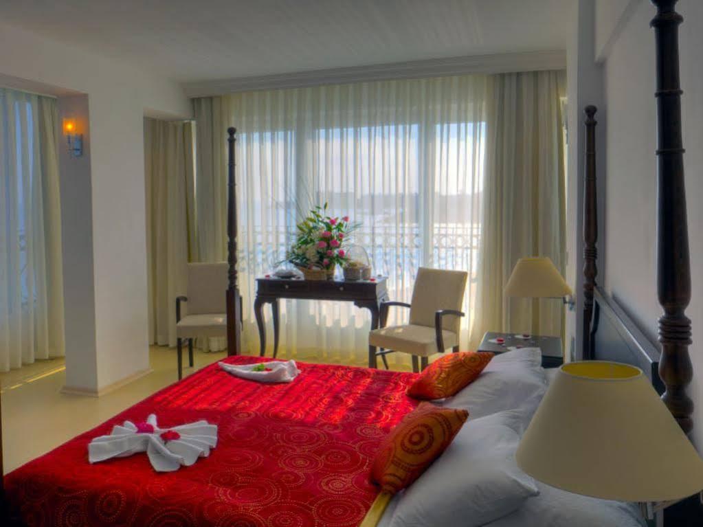 Ada Beach Hotel Karavas  Exterior photo