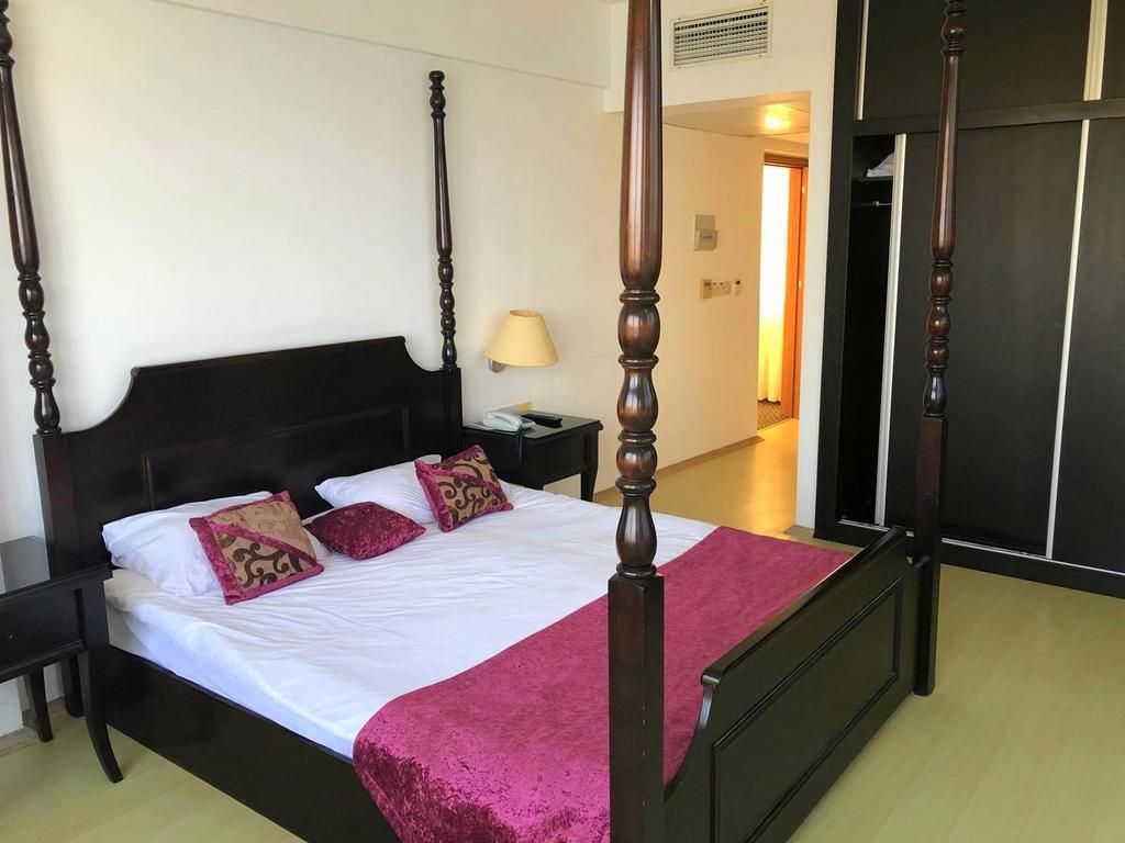 Ada Beach Hotel Karavas  Exterior photo